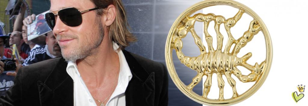 Hollywood Beau und Superstar Brad Pitt nimmt sich während des Internationalen Filmfestivals in Toronto Zeit für seine Fans. Auf dem Weg zur Pressekonferenz trägt er zur Designerjeans und Blazer eine goldfarbene Halskette mit einem Motivanhänger. © Image Bullspress
